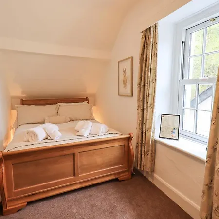 The Old Post House At Stott Park