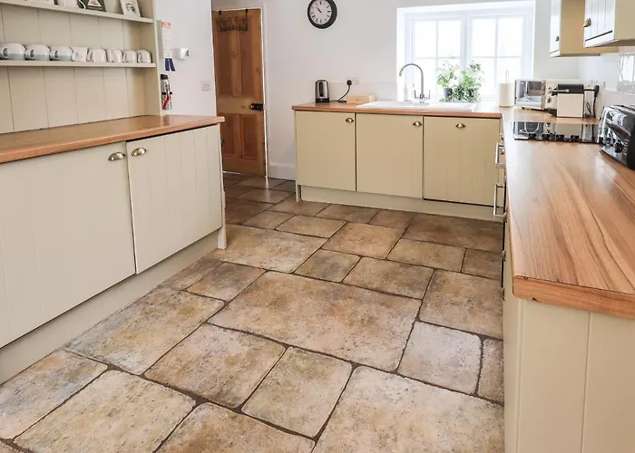 The Old Post House At Stott Park بيت للعطل